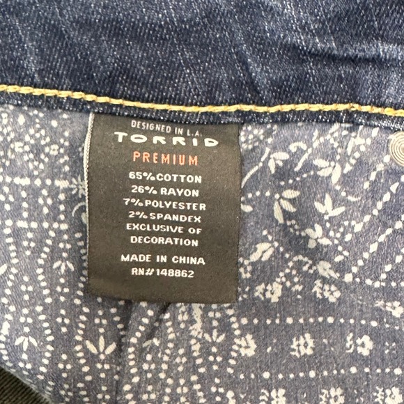 Torrid Premium High-Rise Curvy Jeans Blue Medium Wash Denim Size 22R NEW - Picture 5 of 12